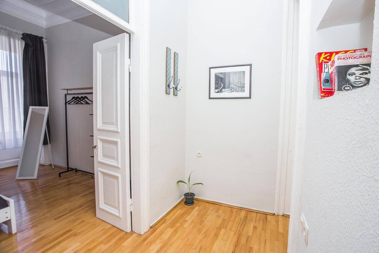Charming 2Br Apartment In Old Tbilisi - By Wehost Tbiliszi Kültér fotó