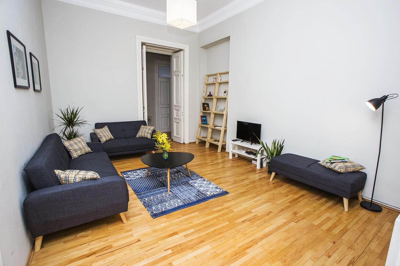 Charming 2Br Apartment In Old Tbilisi - By Wehost Tbiliszi Kültér fotó