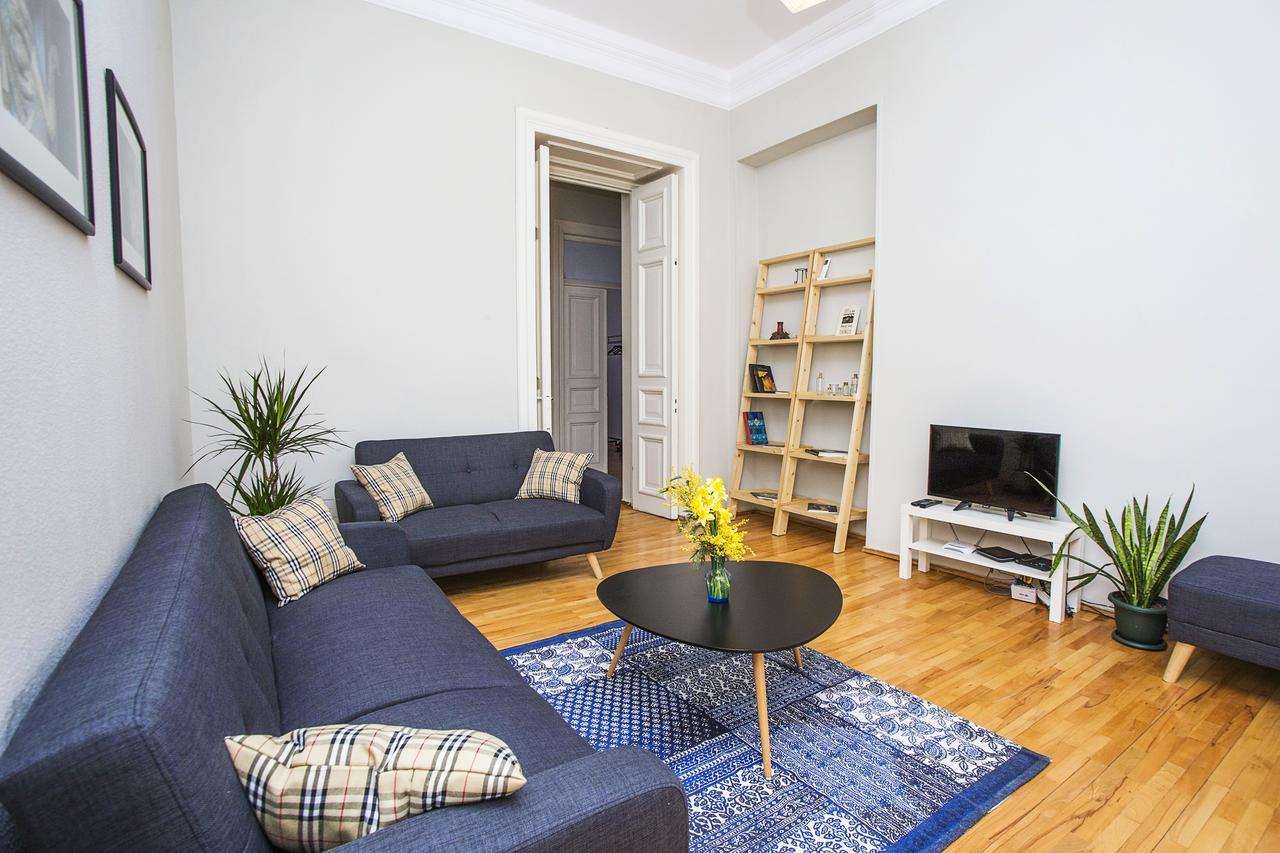 Charming 2Br Apartment In Old Tbilisi - By Wehost Tbiliszi Kültér fotó