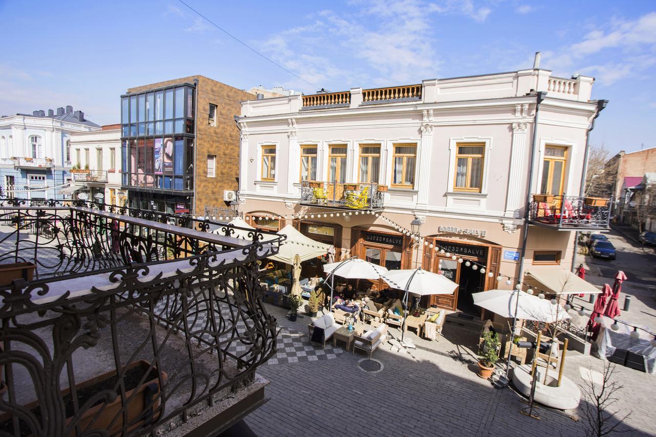 Charming 2Br Apartment In Old Tbilisi - By Wehost Tbiliszi Kültér fotó