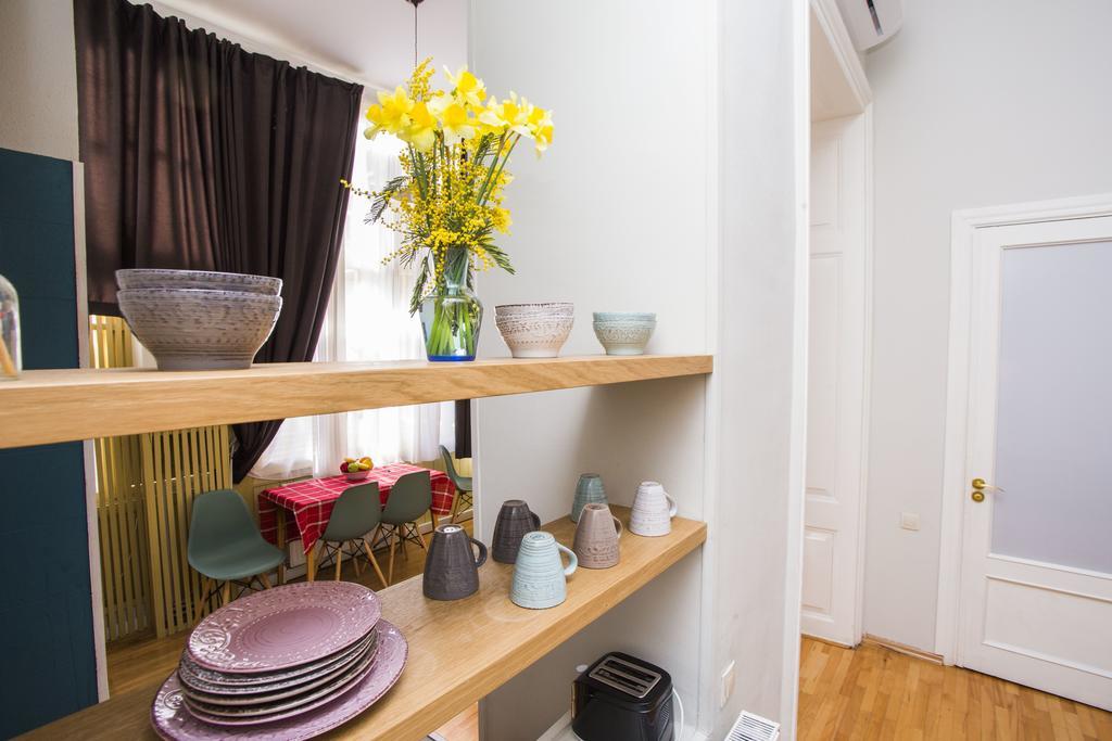Charming 2Br Apartment In Old Tbilisi - By Wehost Tbiliszi Kültér fotó