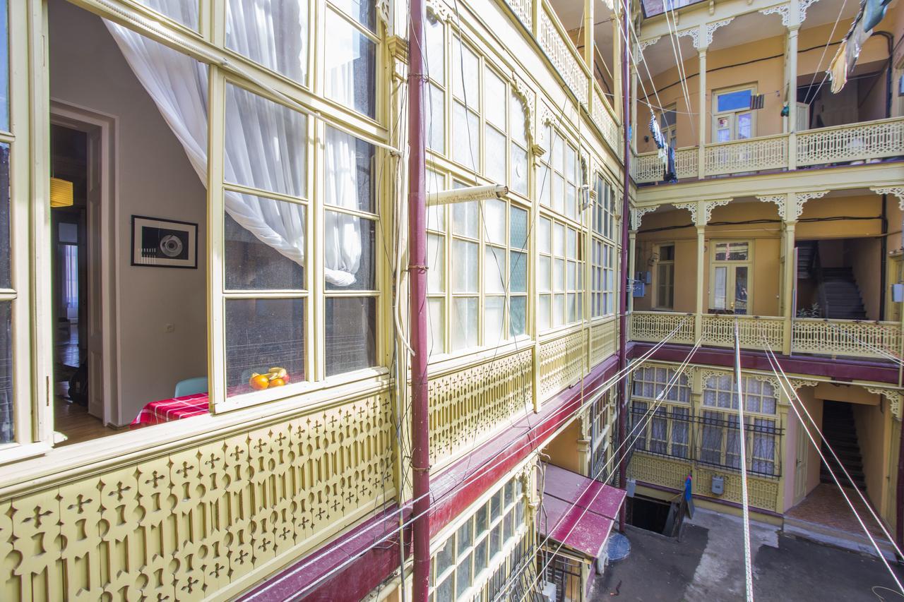 Charming 2Br Apartment In Old Tbilisi - By Wehost Tbiliszi Kültér fotó