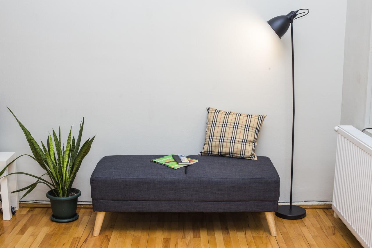 Charming 2Br Apartment In Old Tbilisi - By Wehost Tbiliszi Kültér fotó