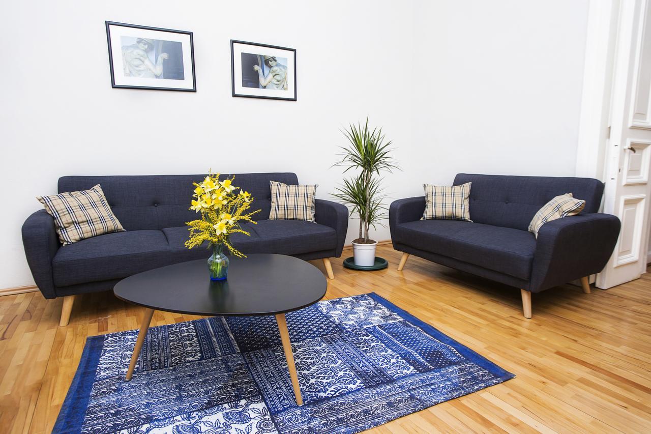 Charming 2Br Apartment In Old Tbilisi - By Wehost Tbiliszi Kültér fotó